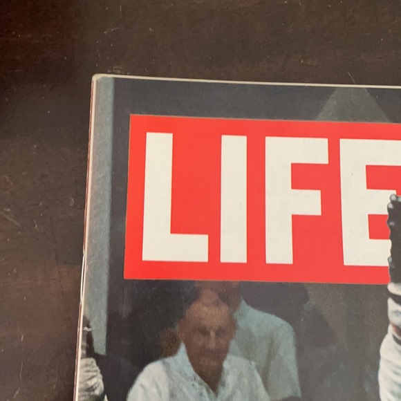 Life Magazine 1969 issue - Picture 3 of 6